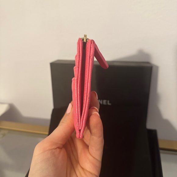 Chanel quilted zipper card holder / wallet coral pink with light gold hardware - Picture 6 of 10